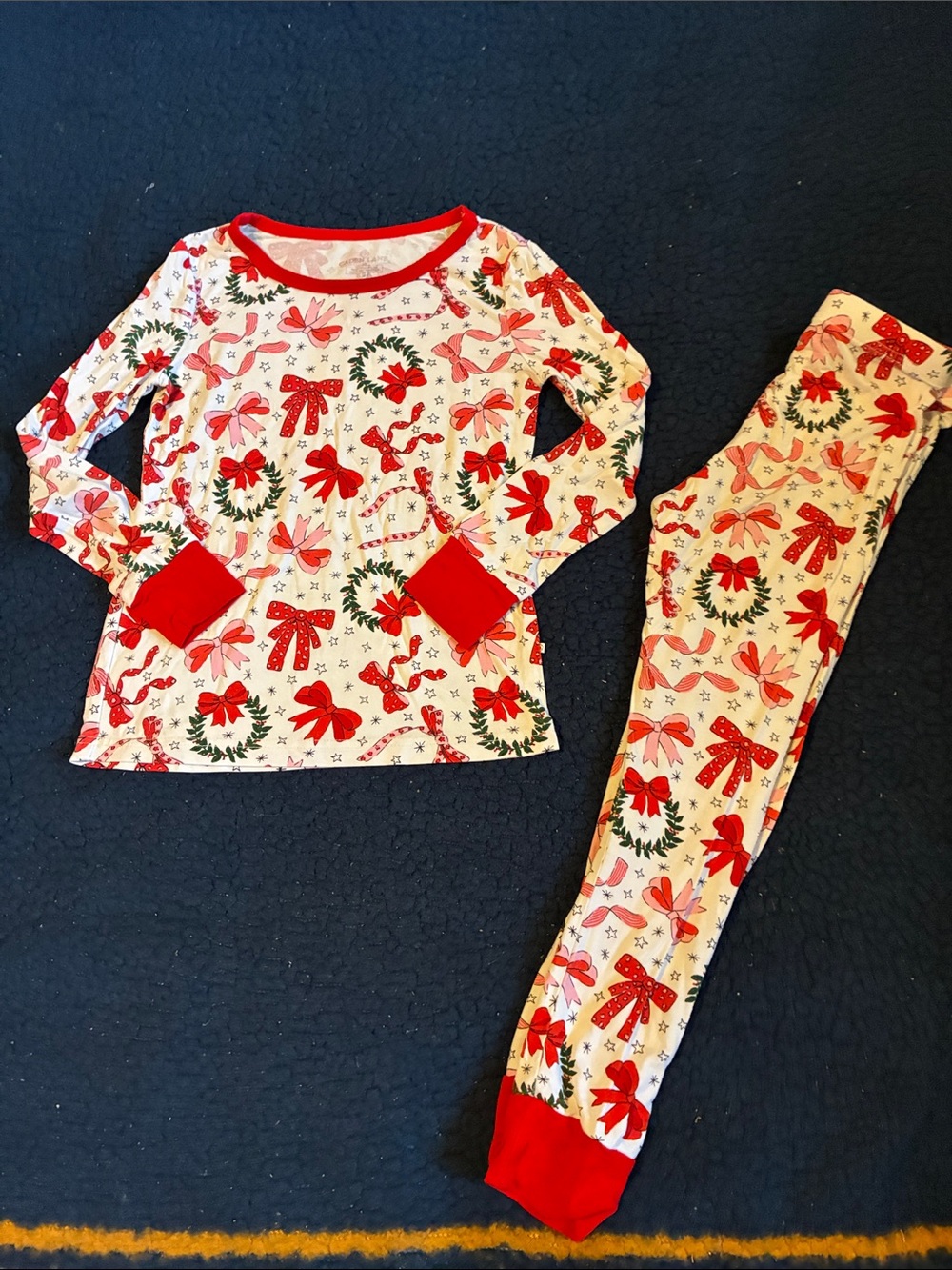 Caden Lane Red & white Holiday Bow & Wreath Kids Pajama Set